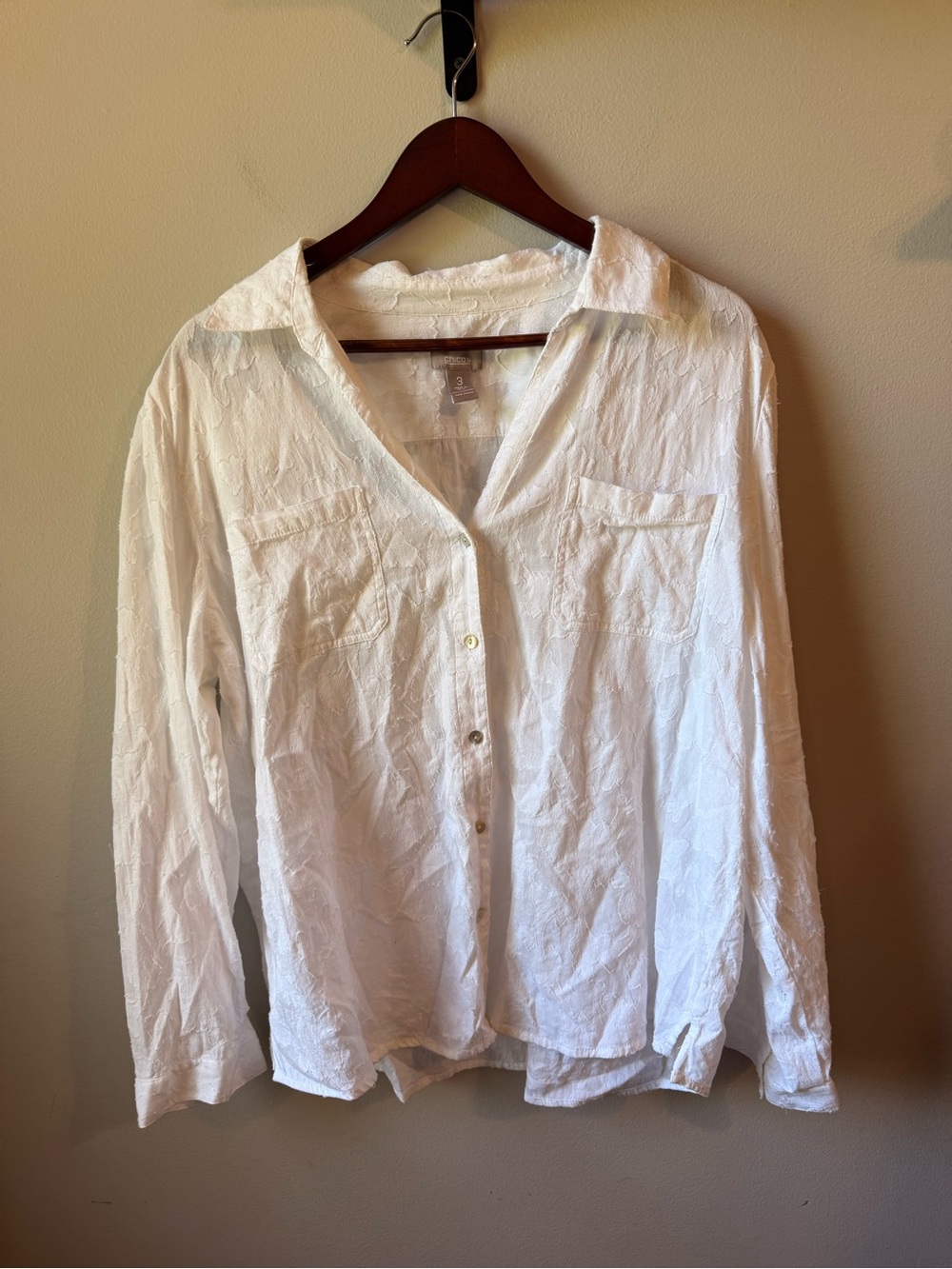 Chic White Button-Up Blouse by Chico’s – Size 3, 100% Cotton